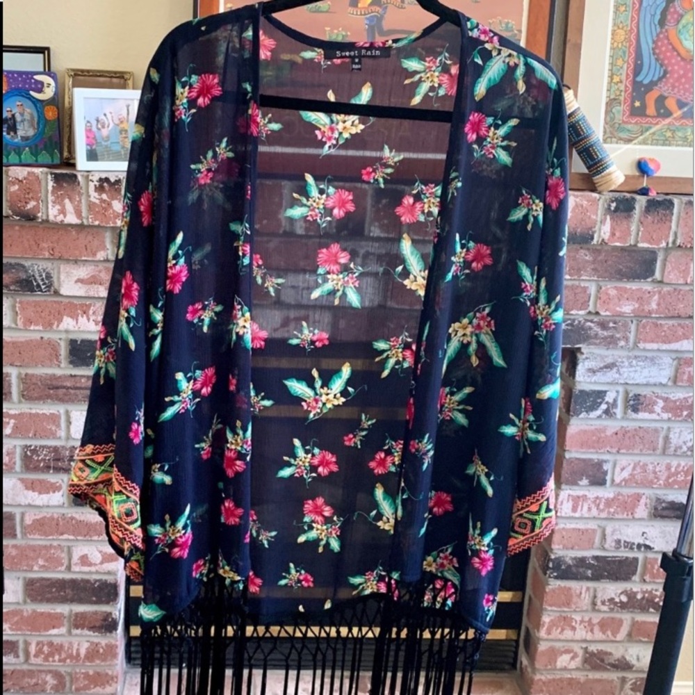 Sweet Rain Floral Fringe Kimono Size Medium